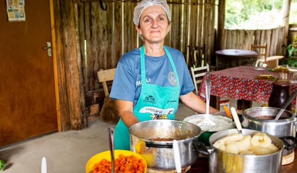 Experimente a culinária local